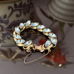 Beautiful Blue Crystal Vintage Bracelet!